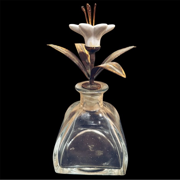 [ 2 FOR $40 ] GLASS BOTTLE WITH METAL & CERAMIC FLOWER BOTTLE STOPPER - Picture 6 of 13